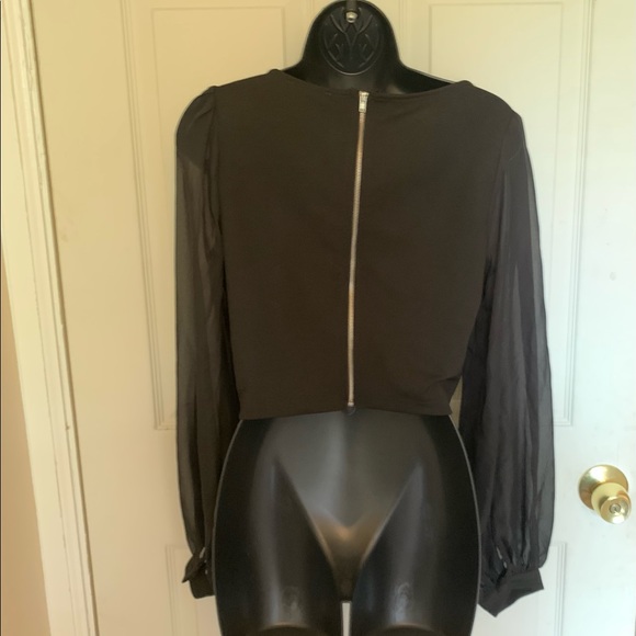 Black Crop top mesh sleeves - Picture 2 of 2